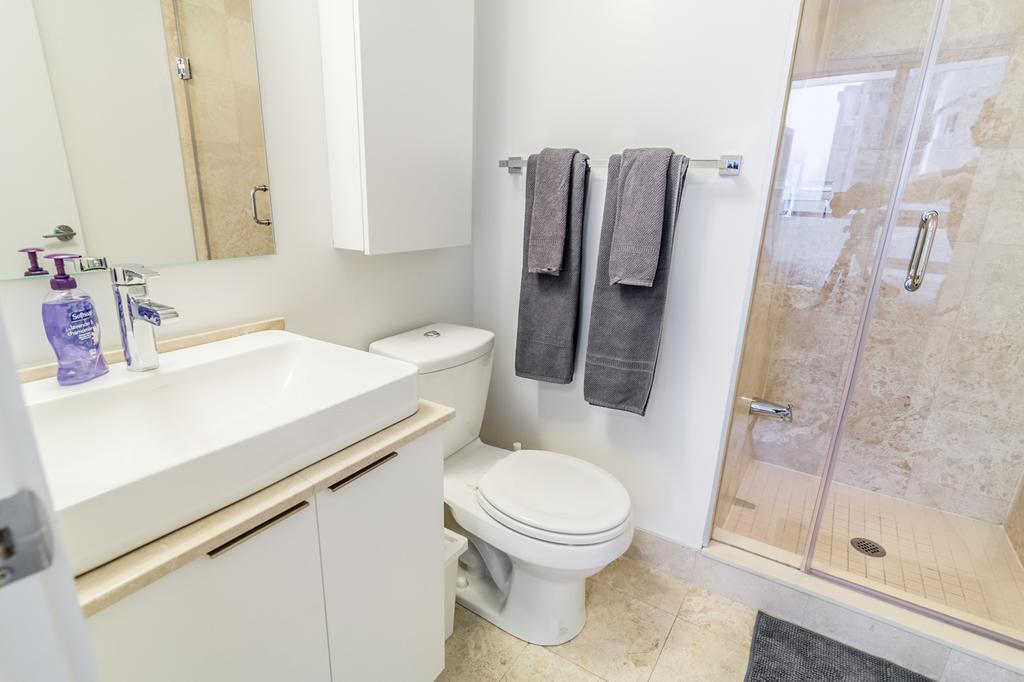 Aoc Suites - Two Bedroom Condo - City/Cn Tower View Toronto Luaran gambar
