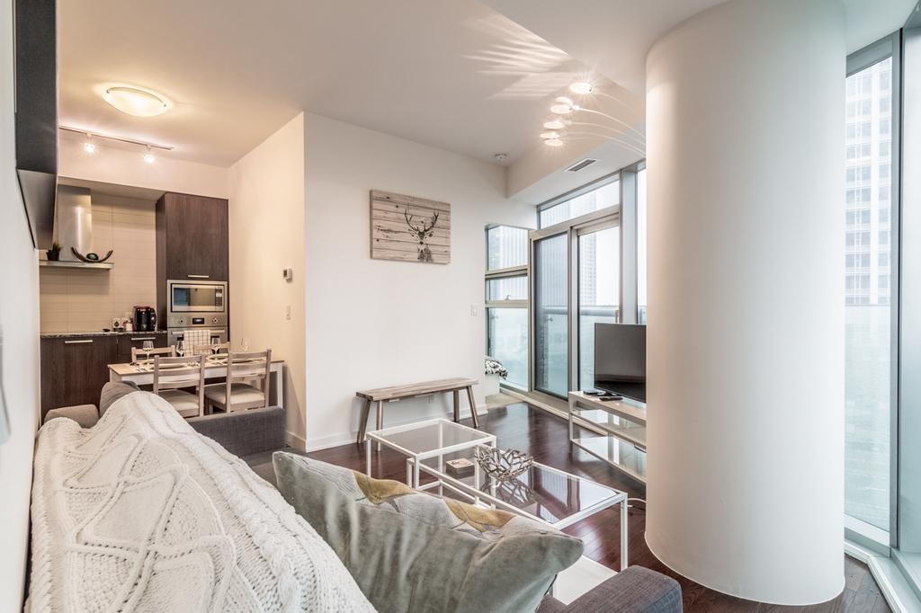 Aoc Suites - Two Bedroom Condo - City/Cn Tower View Toronto Luaran gambar